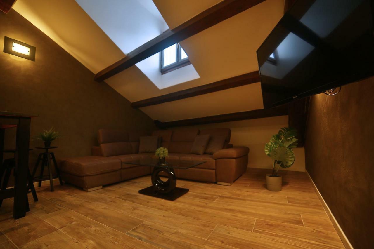Moscova Attic Near Duomo Apartment มิลาน ภายนอก รูปภาพ