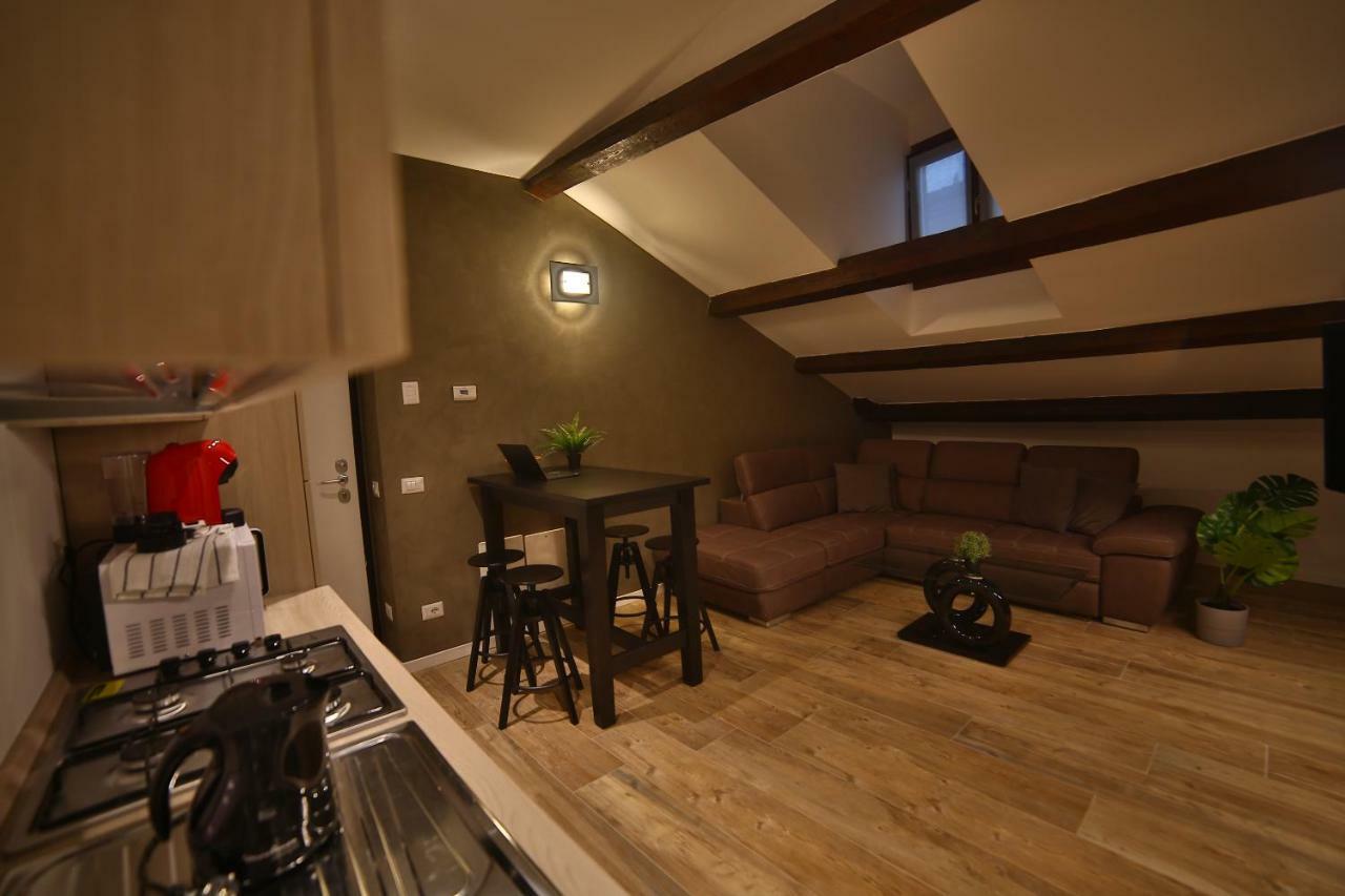 Moscova Attic Near Duomo Apartment มิลาน ภายนอก รูปภาพ
