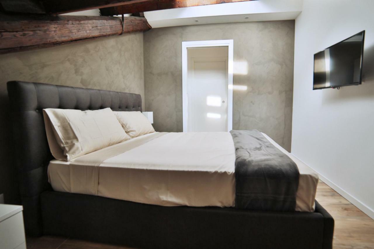 Moscova Attic Near Duomo Apartment มิลาน ภายนอก รูปภาพ